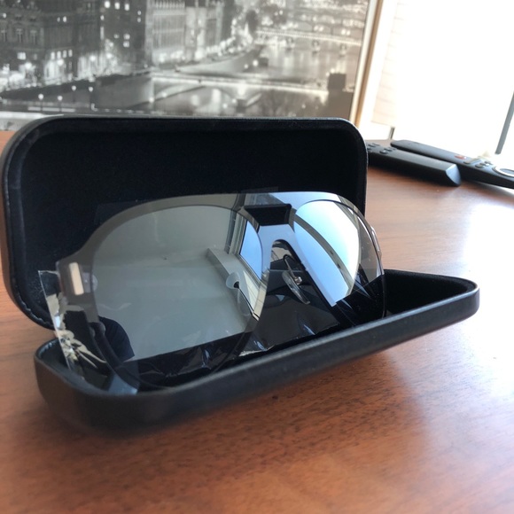 Alexander McQueen Sunglasses - Picture 1 of 5